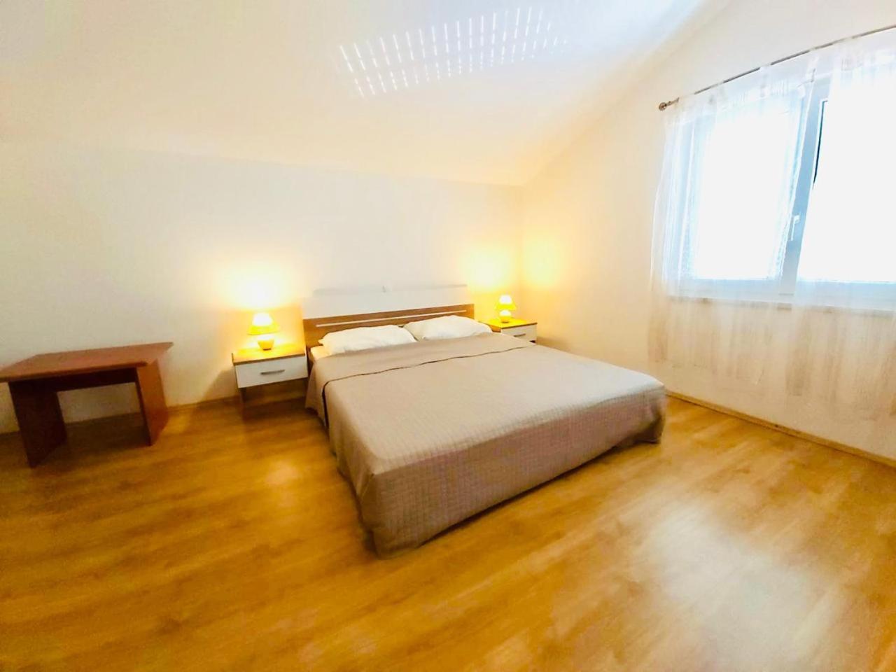 Rooms Viskic Rab Town Esterno foto